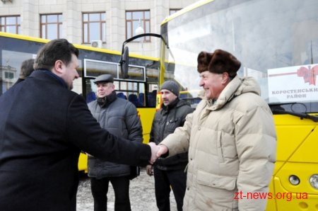 12 нових шкільних автобусів – подарунок дітям Житомирщини
