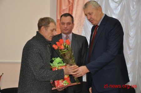 Дві родини загиблих учасників АТО області отримали житло від держави