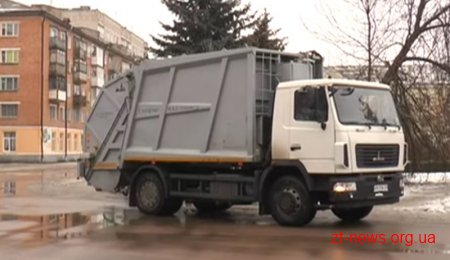 Комунальні служби Коростеня отримали новий сміттєвоз