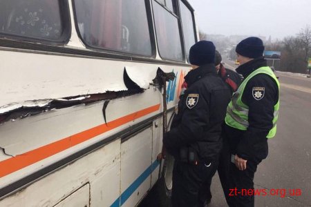 У Житомирі по вулиці Жуйка сталася ДТП за участю автобуса