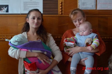 Всі 250 маленьких пацієнтів Житомирської дитячої міської лікарні отримали подарунки