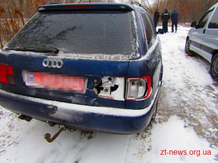 Чоловік збив жінку у селищі Черняхів та поспішив зникнути з місця пригоди