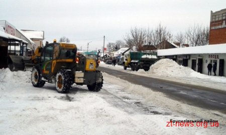 На автодорогах Житомирщини працює 132 одиниці техніки