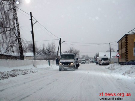 На автодорогах Житомирщини працює 132 одиниці техніки