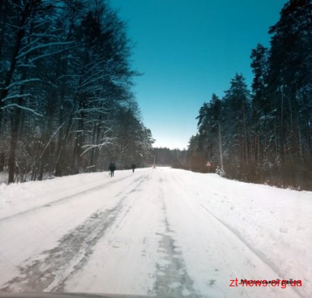 На автодорогах Житомирщини працює 132 одиниці техніки