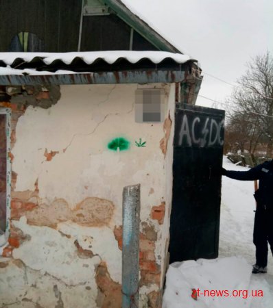 На Житомирщині в обікраденому будинку поліція знайшла гранату та наркотики