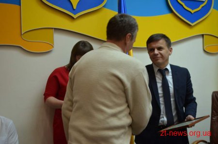 Сергій Сухомлин вручив три квартири учасникам бойових дій в Афганістані