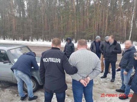 Заступника начальника відділення поліції затримали під час одержання хабара