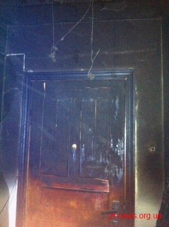У Житомирі ліквідовували пожежу у під’їзді дев’ятиповерхівки