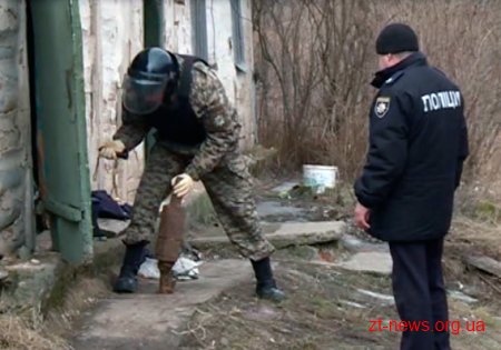 Поліція виявила склад боєприпасів та наркотики