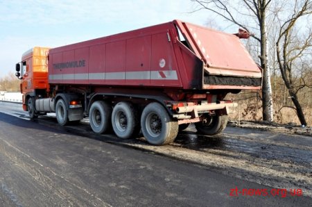 На мосту у Рудні-Пошті кладуть асфальт