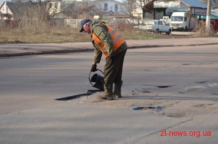 У Житомирі продовжується планове прибирання