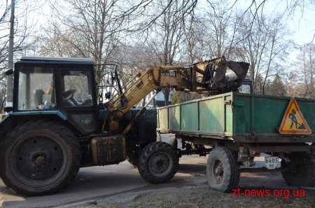 У Житомирі продовжується планове прибирання