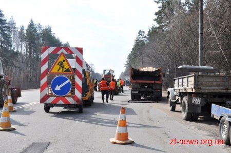 До 1 червня має бути відремонтовано 187 тис. кв. метрів доріг області