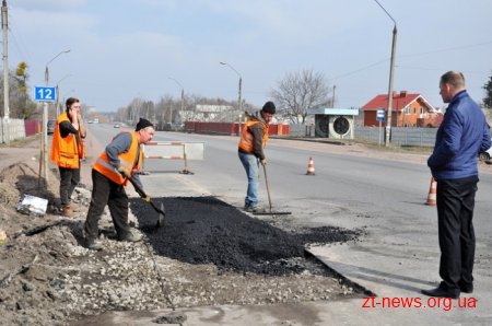 До 1 червня має бути відремонтовано 187 тис. кв. метрів доріг області