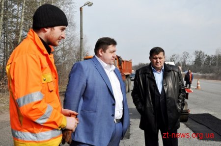 До 1 червня має бути відремонтовано 187 тис. кв. метрів доріг області