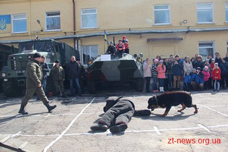 Житомирська військова частина відчинила свої двері для всіх бажаючих