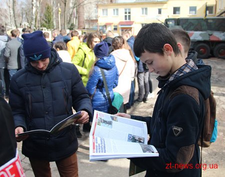 Житомирська військова частина відчинила свої двері для всіх бажаючих