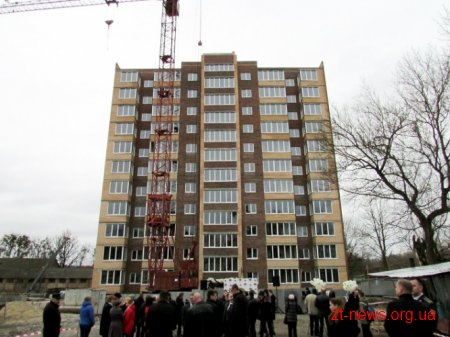 В Житомирі працівники Управління СБУ отримали сертифікати на нові квартири