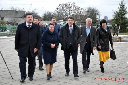 Міністр молоді та спорту Ігор Жданов оглянув кілька спортивних об’єктів Житомирщини