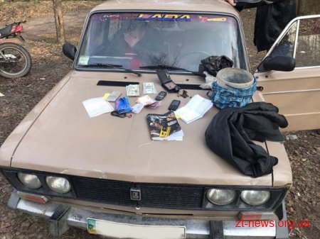 На Житомирщині затримали чергових скупників бурштину
