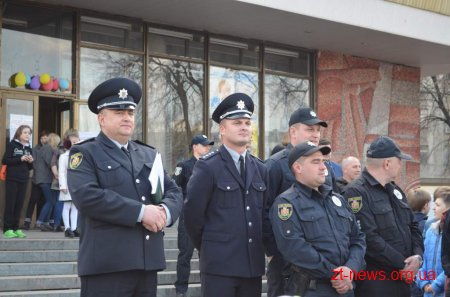 Сотні дітей долучилися до флешмобу з безпеки дорожнього руху