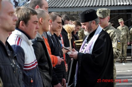 Майже 80 призовників відправили на строкову військову службу