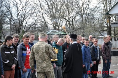 Майже 80 призовників відправили на строкову військову службу