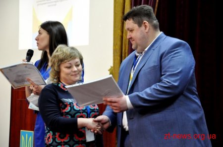 Марина Порошенко вручила сертифікати учасникам тренінгу з розвитку інклюзивної освіти
