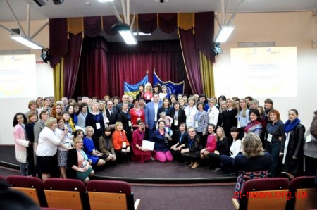 Марина Порошенко вручила сертифікати учасникам тренінгу з розвитку інклюзивної освіти