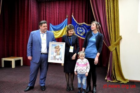 Марина Порошенко вручила сертифікати учасникам тренінгу з розвитку інклюзивної освіти