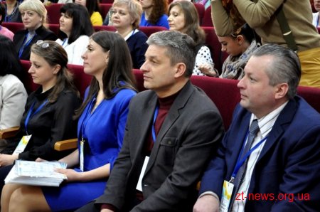 Марина Порошенко вручила сертифікати учасникам тренінгу з розвитку інклюзивної освіти