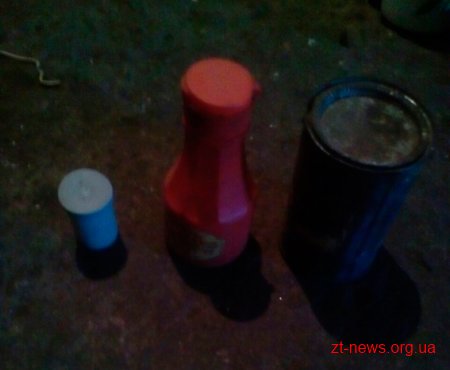 У жителя Глибочиці поліція вилучила вибухівку та холодну зброю