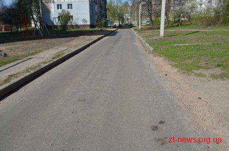 Радник мера перевірив хід прибирання прибудинкових територій від будівельного сміття