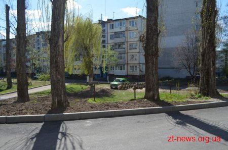Радник мера перевірив хід прибирання прибудинкових територій від будівельного сміття