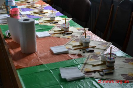 У міській раді відбувся майстер клас з писанкарства для дітей