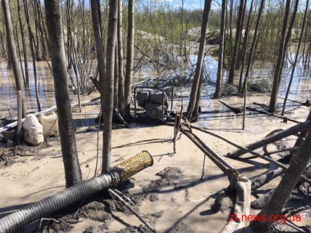 На Олевщині поліція збирає "врожаї" мотопомп