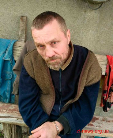 На Житомирщині поліцейські витягли розшукуваного із дивану