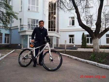 Близько 200 житомирян долучились до акції "Велосипедом на роботу"