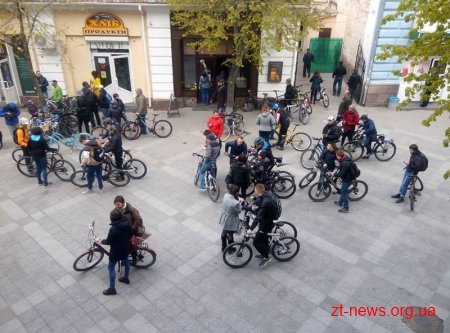 Близько 200 житомирян долучились до акції "Велосипедом на роботу"
