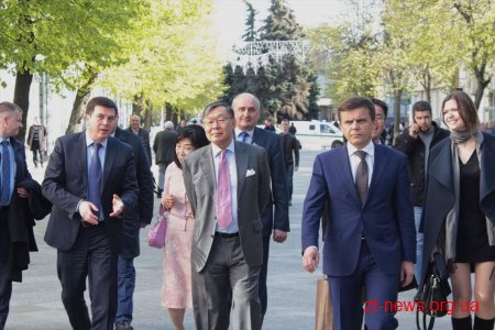 Нові екзотичні дерева з’явились на вулиці Михайлівській у Житомирі