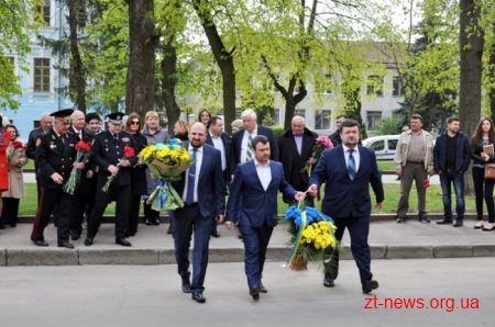 У річницю аварії на ЧАЕС у Житомирі вшанували загиблих Героїв