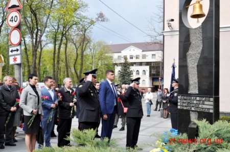 У річницю аварії на ЧАЕС у Житомирі вшанували загиблих Героїв