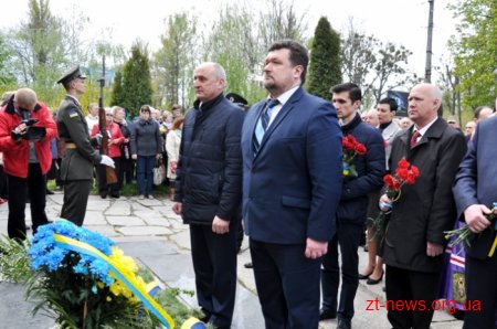 У річницю аварії на ЧАЕС у Житомирі вшанували загиблих Героїв