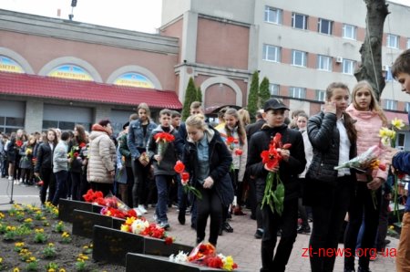 У річницю аварії на ЧАЕС у Житомирі вшанували загиблих Героїв