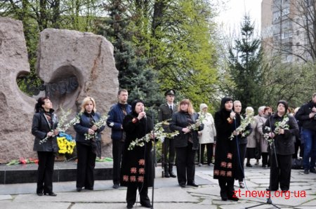 У річницю аварії на ЧАЕС у Житомирі вшанували загиблих Героїв