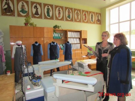 У Житомирі вчителі опановували оновлену програму трудового навчання у школах
