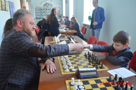 У Житомирі стартував чемпіонат міста з шахів