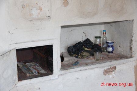 На Житомирщині поліцейські виявили трьох малолітніх занедбаних і бездоглядних дітей