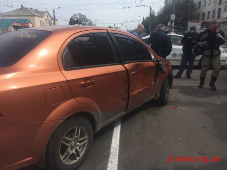 У Житомирі водій легковика не пропустив мотоцикліста
